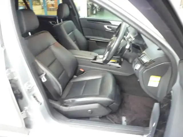 メルセデス・ベンツ Ｅ２５０ ブルーエフィシェンシー W AVG 和歌山県 2013(平25)年 11万km シルバー 純正ナビ/　BT/TV/CD/DVD/AM/FM/バックカメラ/前席パワーシート/シートメモリ/全席シートヒーター/純正18インチアルミホイール/HIDオートライト/パドルシフト/純正ETC/スマートキー/スペアキーX1/取扱説明書/保証書