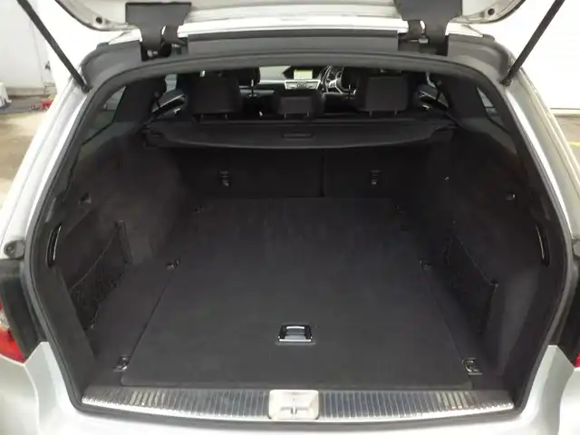 メルセデス・ベンツ Ｅ２５０ ブルーエフィシェンシー W AVG 和歌山県 2013(平25)年 11万km シルバー 純正ナビ/　BT/TV/CD/DVD/AM/FM/バックカメラ/前席パワーシート/シートメモリ/全席シートヒーター/純正18インチアルミホイール/HIDオートライト/パドルシフト/純正ETC/スマートキー/スペアキーX1/取扱説明書/保証書