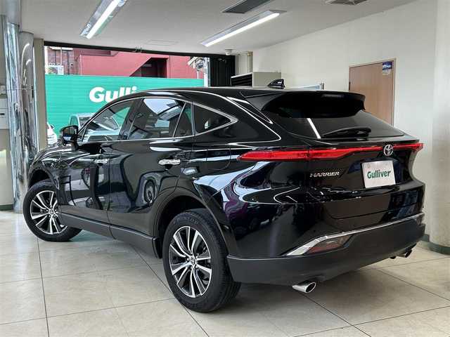 トヨタ ハリアー G 東京都 2023(令5)年 0.9万km ブラック ワンオーナー/純正１２インチディスプレイオーディオ/(フルセグ/Bluetooth/USB/Miracast)/バックカメラ/電動パーキング/ハーフレザー/運転席パワーシート/プリクラッシュセーフティ/レーダークルーズコントロール/LKA/前後コーナーセンサー/デジタルインナーミラー/スマートキー/プッシュスタート/オートライト/オートハイビーム/LEDライト/前フォグランプ/ETC2.0/純正フロアマット/ISOFIX/革巻きステアリング/ステアリングスイッチ/パワーバックドア/プライバシーガラス/電格ウィンカーミラー/純正18インチアルミホイール/W+サイドSRS＆ABS/横滑り防止装置/取扱説明書/保証書