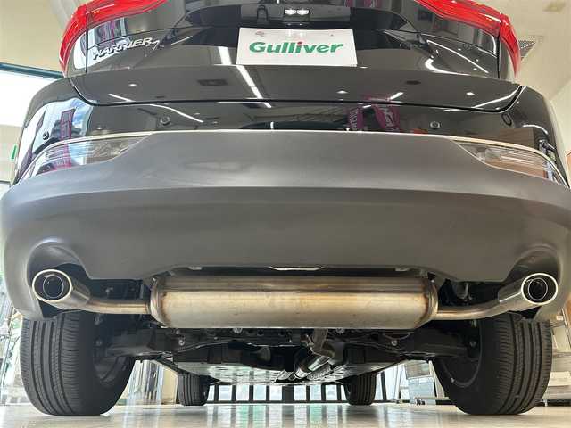 トヨタ ハリアー G 東京都 2023(令5)年 0.9万km ブラック ワンオーナー/純正１２インチディスプレイオーディオ/(フルセグ/Bluetooth/USB/Miracast)/バックカメラ/電動パーキング/ハーフレザー/運転席パワーシート/プリクラッシュセーフティ/レーダークルーズコントロール/LKA/前後コーナーセンサー/デジタルインナーミラー/スマートキー/プッシュスタート/オートライト/オートハイビーム/LEDライト/前フォグランプ/ETC2.0/純正フロアマット/ISOFIX/革巻きステアリング/ステアリングスイッチ/パワーバックドア/プライバシーガラス/電格ウィンカーミラー/純正18インチアルミホイール/W+サイドSRS＆ABS/横滑り防止装置/取扱説明書/保証書
