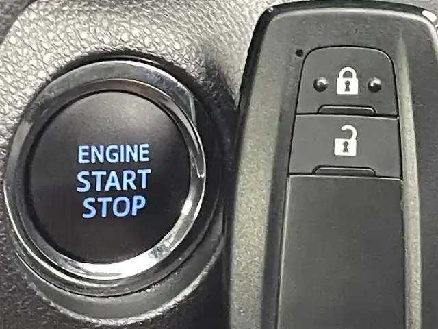 トヨタ ＲＡＶ４ アドベンチャー 熊本県 2020(令2)年 3.3万km アティチュードブラックマイカ 禁煙車　/アルパインナビX9NX（ＣＤ・ＤＶＤ・フルセグ・ＢＴ・ＳＤ・ＵＳＢ）/バックカメラ　/前後ドライブレコーダー（DVR-C02R）　/ＥＴＣ　/前後クリアランスソナー　/トヨタセーフティーセンス/・プリクラッシュセーフティ/・ロードサインアシスト/・駐車時支援パーキングサポートシステム/・車線逸脱警報/・オートハイビーム/横滑り防止/ダウンヒルアシスト/パーキングアシスト/運転席パワーシート/ルーフレール/社外フロアマット/純正19インチAW/オートライト/LEDヘッドライト/フォグライト/スマートキー/プッシュスタート/スペアキー1本