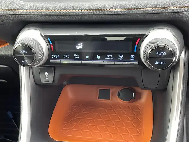 トヨタ ＲＡＶ４ アドベンチャー 熊本県 2020(令2)年 3.3万km アティチュードブラックマイカ 禁煙車　/アルパインナビX9NX（ＣＤ・ＤＶＤ・フルセグ・ＢＴ・ＳＤ・ＵＳＢ）/バックカメラ　/前後ドライブレコーダー（DVR-C02R）　/ＥＴＣ　/前後クリアランスソナー　/トヨタセーフティーセンス/・プリクラッシュセーフティ/・ロードサインアシスト/・駐車時支援パーキングサポートシステム/・車線逸脱警報/・オートハイビーム/横滑り防止/ダウンヒルアシスト/パーキングアシスト/運転席パワーシート/ルーフレール/社外フロアマット/純正19インチAW/オートライト/LEDヘッドライト/フォグライト/スマートキー/プッシュスタート/スペアキー1本