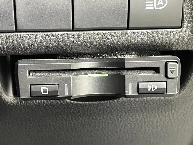 トヨタ ＲＡＶ４ アドベンチャー 熊本県 2020(令2)年 3.3万km アティチュードブラックマイカ 禁煙車　/アルパインナビX9NX（ＣＤ・ＤＶＤ・フルセグ・ＢＴ・ＳＤ・ＵＳＢ）/バックカメラ　/前後ドライブレコーダー（DVR-C02R）　/ＥＴＣ　/前後クリアランスソナー　/トヨタセーフティーセンス/・プリクラッシュセーフティ/・ロードサインアシスト/・駐車時支援パーキングサポートシステム/・車線逸脱警報/・オートハイビーム/横滑り防止/ダウンヒルアシスト/パーキングアシスト/運転席パワーシート/ルーフレール/社外フロアマット/純正19インチAW/オートライト/LEDヘッドライト/フォグライト/スマートキー/プッシュスタート/スペアキー1本