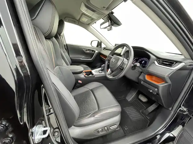トヨタ ＲＡＶ４ アドベンチャー 熊本県 2020(令2)年 3.3万km アティチュードブラックマイカ 禁煙車　/アルパインナビX9NX（ＣＤ・ＤＶＤ・フルセグ・ＢＴ・ＳＤ・ＵＳＢ）/バックカメラ　/前後ドライブレコーダー（DVR-C02R）　/ＥＴＣ　/前後クリアランスソナー　/トヨタセーフティーセンス/・プリクラッシュセーフティ/・ロードサインアシスト/・駐車時支援パーキングサポートシステム/・車線逸脱警報/・オートハイビーム/横滑り防止/ダウンヒルアシスト/パーキングアシスト/運転席パワーシート/ルーフレール/社外フロアマット/純正19インチAW/オートライト/LEDヘッドライト/フォグライト/スマートキー/プッシュスタート/スペアキー1本
