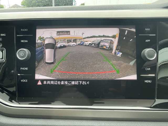 フォルクスワーゲン ポロ TSIコンフォートライン 神奈川県 2020(令2)年 6.2万km ピュアホワイト ワンオーナー /車検R9/6/29迄/純正ナビ/CD /DVD /SD /USB /jukebox /BT /フルセグ/バックカメラ/ビルトインETC2.0/前後ドライブレコーダー/ACC/プリクラッシュセーフティ/レーンキープアシスト/ブラインドスポット/疲労検知システム/リアトラフィックアラート/後退時衝突軽減ブレーキ/パークディスタンスコントロール/プロアクティブオキュパントプロテクション/サイドエアバック/カーテンエアバック/革巻きステアリング/LEDヘッドライト/オートライト/トノカバー/純正アルミホイール/スマートキー×2/新車時保証書/取扱説明書