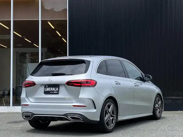 メルセデス・ベンツ Ｂ１８０ AMGライン 福岡県 2020(令2)年 2.9万km イリジウムシルバー レーダーセーフティパッケージ/アダプティブクルーズコントロール/ハーフレザーシート/シートヒーター/純正HDDナビ/フルセグテレビ/ＬＥＤヘッドライト/純正前方ドライブレコーダー/ワイヤレス充電/電動バックドア/禁煙車/パワーシート