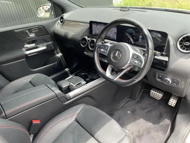 メルセデス・ベンツ Ｂ１８０ AMGライン 福岡県 2020(令2)年 2.9万km イリジウムシルバー レーダーセーフティパッケージ/アダプティブクルーズコントロール/ハーフレザーシート/シートヒーター/純正HDDナビ/フルセグテレビ/ＬＥＤヘッドライト/純正前方ドライブレコーダー/ワイヤレス充電/電動バックドア/禁煙車/パワーシート