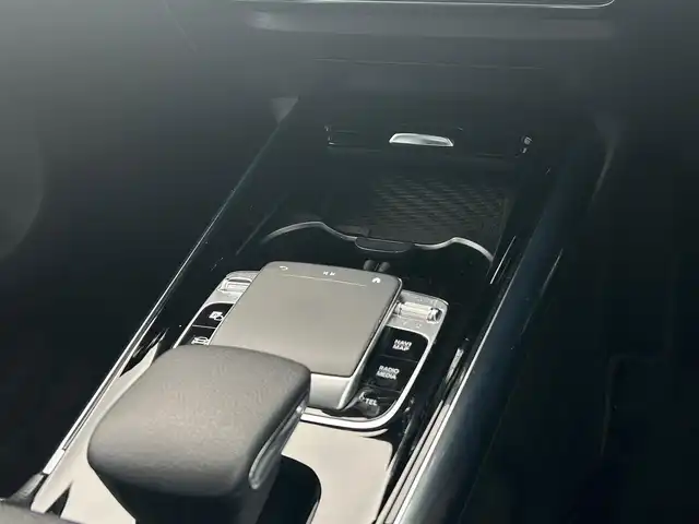 メルセデス・ベンツ Ｂ１８０ AMGライン 福岡県 2020(令2)年 2.9万km イリジウムシルバー レーダーセーフティパッケージ/アダプティブクルーズコントロール/ハーフレザーシート/シートヒーター/純正HDDナビ/フルセグテレビ/ＬＥＤヘッドライト/純正前方ドライブレコーダー/ワイヤレス充電/電動バックドア/禁煙車/パワーシート