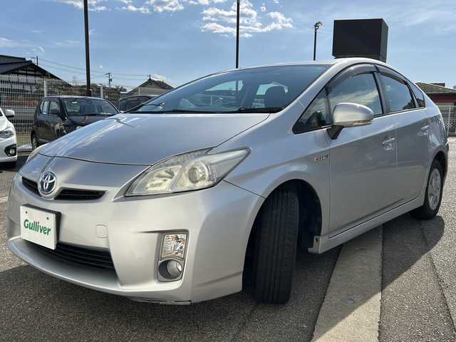 トヨタ プリウス S 富山県 2011(平23)年 13.8万km シルバーM ワンオーナー/スマートキー×３/純正HDDナビ(NHZN-W61G)/DVD/BT/フルセグTV/バックカメラ/ビルトインETC/プッシュスタート/純正フロアマット/ドアバイザー/ステアリングスイッチ/ヘッドライトレベライザー/電格ウィンカーミラー/オートライト/フォグランプ/オートライト/Wサイドエアバッグ/スタッドレス積込(195/65R15)/保証書・取説・ナビ取説