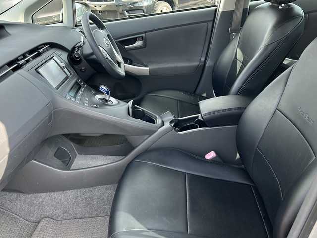 トヨタ プリウス S 富山県 2011(平23)年 13.8万km シルバーM ワンオーナー/スマートキー×３/純正HDDナビ(NHZN-W61G)/DVD/BT/フルセグTV/バックカメラ/ビルトインETC/プッシュスタート/純正フロアマット/ドアバイザー/ステアリングスイッチ/ヘッドライトレベライザー/電格ウィンカーミラー/オートライト/フォグランプ/オートライト/Wサイドエアバッグ/スタッドレス積込(195/65R15)/保証書・取説・ナビ取説