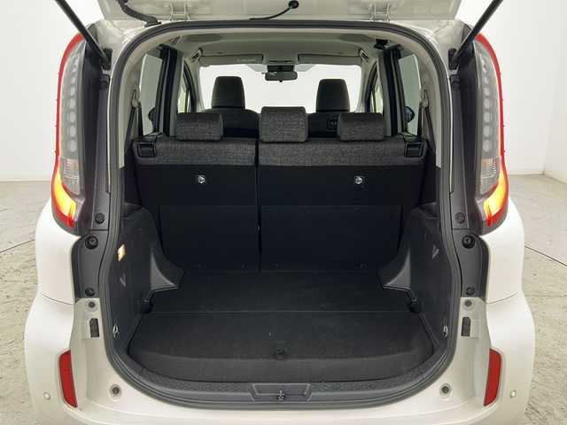 トヨタ シエンタ ハイブリッド Z 宮城県 2022(令4)年 5.3万km ホワイトパールクリスタルシャイン 禁煙車/トヨタセーフティーセンス/・レーダークルーズコントロール/・オートマチックハイビーム/・プリクラッシュセーフティーシステム/・パーキングサポートブレーキ/・レーントレーシングアシスト/・クリアランスソナー/ブラインドスポットモニター/両側パワースライドドア/純正ディスプレイオーディオ/・BT.USB.Miracast/バックカメラ/ビルトインETC/AC100V充電/LEDヘッドライト/横滑り防止機能/アイドリングストップ/革巻きステアリング/ステアリングスイッチ/プッシュスタート/スマートキー（2本）/純正15インチアルミホイール/純正ドアバイザー/純正フロアマット