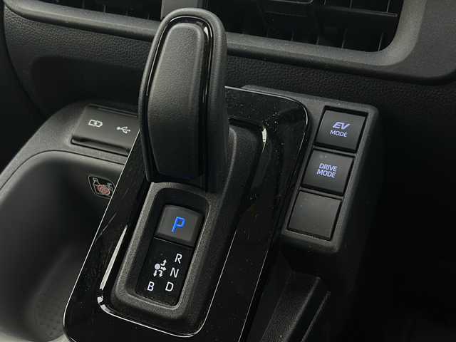 トヨタ シエンタ ハイブリッド Z 宮城県 2022(令4)年 5.3万km ホワイトパールクリスタルシャイン 禁煙車/トヨタセーフティーセンス/・レーダークルーズコントロール/・オートマチックハイビーム/・プリクラッシュセーフティーシステム/・パーキングサポートブレーキ/・レーントレーシングアシスト/・クリアランスソナー/ブラインドスポットモニター/両側パワースライドドア/純正ディスプレイオーディオ/・BT.USB.Miracast/バックカメラ/ビルトインETC/AC100V充電/LEDヘッドライト/横滑り防止機能/アイドリングストップ/革巻きステアリング/ステアリングスイッチ/プッシュスタート/スマートキー（2本）/純正15インチアルミホイール/純正ドアバイザー/純正フロアマット