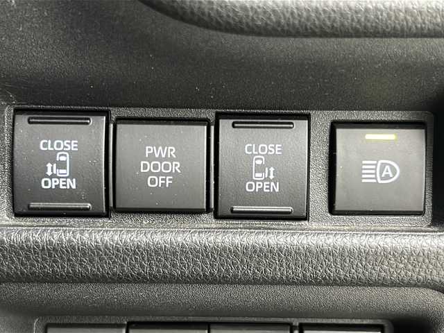 トヨタ シエンタ ハイブリッド Z 宮城県 2022(令4)年 5.3万km ホワイトパールクリスタルシャイン 禁煙車/トヨタセーフティーセンス/・レーダークルーズコントロール/・オートマチックハイビーム/・プリクラッシュセーフティーシステム/・パーキングサポートブレーキ/・レーントレーシングアシスト/・クリアランスソナー/ブラインドスポットモニター/両側パワースライドドア/純正ディスプレイオーディオ/・BT.USB.Miracast/バックカメラ/ビルトインETC/AC100V充電/LEDヘッドライト/横滑り防止機能/アイドリングストップ/革巻きステアリング/ステアリングスイッチ/プッシュスタート/スマートキー（2本）/純正15インチアルミホイール/純正ドアバイザー/純正フロアマット