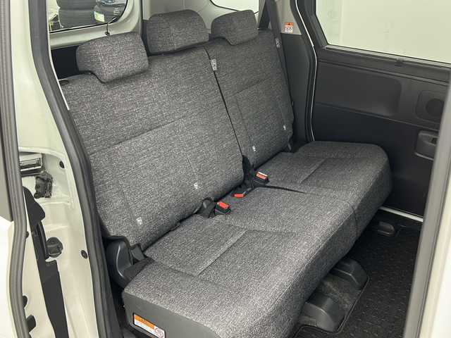 トヨタ シエンタ ハイブリッド Z 宮城県 2022(令4)年 5.3万km ホワイトパールクリスタルシャイン 禁煙車/トヨタセーフティーセンス/・レーダークルーズコントロール/・オートマチックハイビーム/・プリクラッシュセーフティーシステム/・パーキングサポートブレーキ/・レーントレーシングアシスト/・クリアランスソナー/ブラインドスポットモニター/両側パワースライドドア/純正ディスプレイオーディオ/・BT.USB.Miracast/バックカメラ/ビルトインETC/AC100V充電/LEDヘッドライト/横滑り防止機能/アイドリングストップ/革巻きステアリング/ステアリングスイッチ/プッシュスタート/スマートキー（2本）/純正15インチアルミホイール/純正ドアバイザー/純正フロアマット