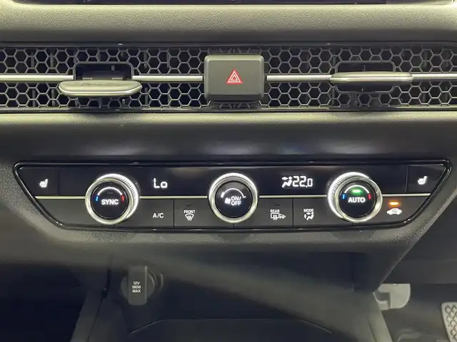 ホンダ ＺＲ－Ｖ ハイブリッド e:HEV X 鹿児島県 2023(令5)年 1万km プラチナホワイトパール 禁煙車/純正11インチGathersナビ/　・Bluetooth/　・AppleCarPlay/　・AndroidAuto/　・CD/DVD/　・フルセグTV/　・AM/FM/ホンダセンシング/　・クルーズコントロール(追従走行あり)/　・レーンキープアシスト/　・ブラインドスポットモニター/　・オートマチックハイビーム/バックカメラ/ETC/前後コーナーセンサー/電動パーキングブレーキ/ブレーキホールド/全席オートパワーウィンドウ/オートワイパー/シートヒーター/電動格納ミラー/ボタン式シフト/パドルシフト/ステアリングリモコン