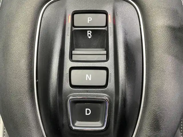 ホンダ ＺＲ－Ｖ ハイブリッド e:HEV X 鹿児島県 2023(令5)年 1万km プラチナホワイトパール 禁煙車/純正11インチGathersナビ/　・Bluetooth/　・AppleCarPlay/　・AndroidAuto/　・CD/DVD/　・フルセグTV/　・AM/FM/ホンダセンシング/　・クルーズコントロール(追従走行あり)/　・レーンキープアシスト/　・ブラインドスポットモニター/　・オートマチックハイビーム/バックカメラ/ETC/前後コーナーセンサー/電動パーキングブレーキ/ブレーキホールド/全席オートパワーウィンドウ/オートワイパー/シートヒーター/電動格納ミラー/ボタン式シフト/パドルシフト/ステアリングリモコン