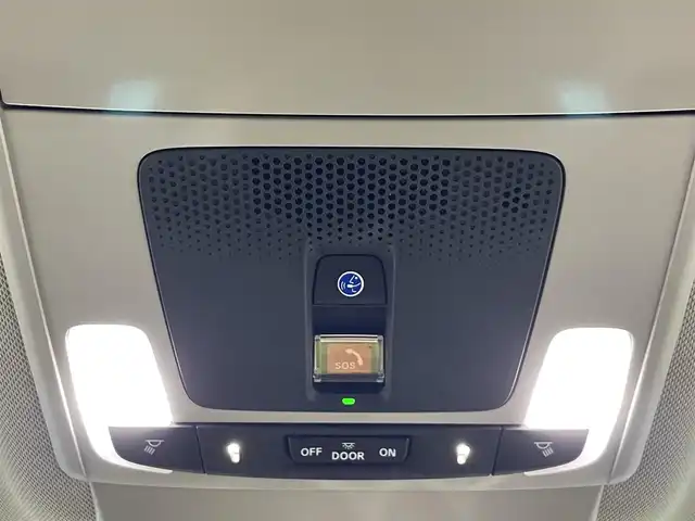 ホンダ ＺＲ－Ｖ ハイブリッド e:HEV X 鹿児島県 2023(令5)年 1万km プラチナホワイトパール 禁煙車/純正11インチGathersナビ/　・Bluetooth/　・AppleCarPlay/　・AndroidAuto/　・CD/DVD/　・フルセグTV/　・AM/FM/ホンダセンシング/　・クルーズコントロール(追従走行あり)/　・レーンキープアシスト/　・ブラインドスポットモニター/　・オートマチックハイビーム/バックカメラ/ETC/前後コーナーセンサー/電動パーキングブレーキ/ブレーキホールド/全席オートパワーウィンドウ/オートワイパー/シートヒーター/電動格納ミラー/ボタン式シフト/パドルシフト/ステアリングリモコン