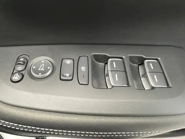 ホンダ ＺＲ－Ｖ ハイブリッド e:HEV X 鹿児島県 2023(令5)年 1万km プラチナホワイトパール 禁煙車/純正11インチGathersナビ/　・Bluetooth/　・AppleCarPlay/　・AndroidAuto/　・CD/DVD/　・フルセグTV/　・AM/FM/ホンダセンシング/　・クルーズコントロール(追従走行あり)/　・レーンキープアシスト/　・ブラインドスポットモニター/　・オートマチックハイビーム/バックカメラ/ETC/前後コーナーセンサー/電動パーキングブレーキ/ブレーキホールド/全席オートパワーウィンドウ/オートワイパー/シートヒーター/電動格納ミラー/ボタン式シフト/パドルシフト/ステアリングリモコン