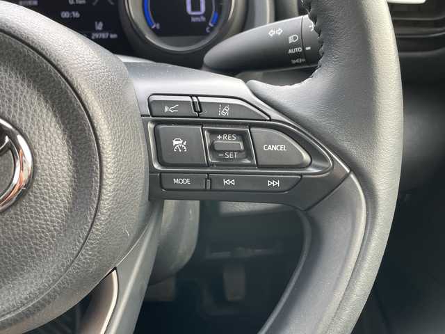 トヨタ ヤリス Z 山形県 2021(令3)年 3万km センシュアルレッドマイカ 禁煙車/トヨタセーフティセンス/純正メモリーナビ/(Bluetooth/FM/AM)/バックカメラ/横滑り防止装置/ドライブレコーダー/スマートキー/純正フロアマット/電動格納ミラー/LEDヘッドライト/ドアバイザー/純正AW