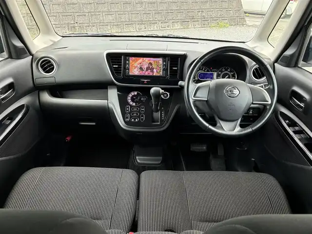 日産 デイズ ルークス ハイウェイスターX 熊本県 2017(平29)年 4万km ホワイトパール 純正ナビ（MJ117D-W）/【フルセグTV/CD/Bluetooth/ラジオ】/アラウンドビューモニター/エマージェンシーブレーキ/片側パワースライドドア/アイドリングストップ/リヤサーキュレーター/リヤサンシェード/純正14インチAW/ETC/オートLEDヘッドライト/オートハイビーム/フォグランプ/横滑り防止機能/純正フロアマット/純正ドアバイザー/革巻きステアリング/保証書/取扱説明書
