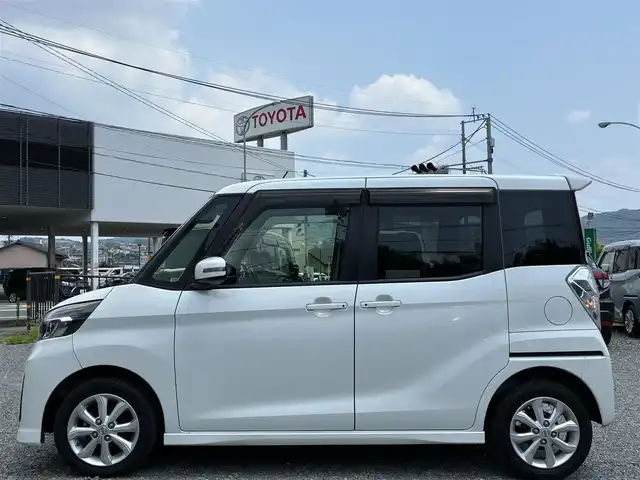 日産 デイズ ルークス ハイウェイスターX 熊本県 2017(平29)年 4万km ホワイトパール 純正ナビ（MJ117D-W）/【フルセグTV/CD/Bluetooth/ラジオ】/アラウンドビューモニター/エマージェンシーブレーキ/片側パワースライドドア/アイドリングストップ/リヤサーキュレーター/リヤサンシェード/純正14インチAW/ETC/オートLEDヘッドライト/オートハイビーム/フォグランプ/横滑り防止機能/純正フロアマット/純正ドアバイザー/革巻きステアリング/保証書/取扱説明書