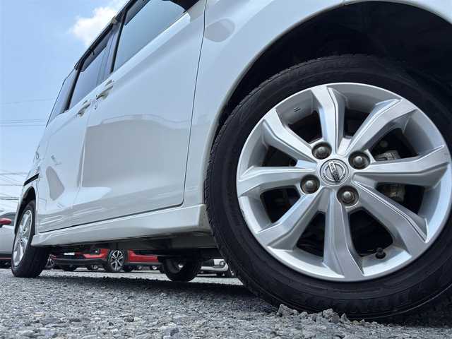 日産 デイズ ルークス ハイウェイスターX 熊本県 2017(平29)年 4万km ホワイトパール 純正ナビ（MJ117D-W）/【フルセグTV/CD/Bluetooth/ラジオ】/アラウンドビューモニター/エマージェンシーブレーキ/片側パワースライドドア/アイドリングストップ/リヤサーキュレーター/リヤサンシェード/純正14インチAW/ETC/オートLEDヘッドライト/オートハイビーム/フォグランプ/横滑り防止機能/純正フロアマット/純正ドアバイザー/革巻きステアリング/保証書/取扱説明書