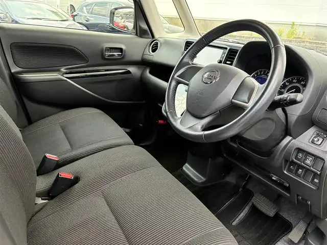 日産 デイズ ルークス ハイウェイスターX 熊本県 2017(平29)年 4万km ホワイトパール 純正ナビ（MJ117D-W）/【フルセグTV/CD/Bluetooth/ラジオ】/アラウンドビューモニター/エマージェンシーブレーキ/片側パワースライドドア/アイドリングストップ/リヤサーキュレーター/リヤサンシェード/純正14インチAW/ETC/オートLEDヘッドライト/オートハイビーム/フォグランプ/横滑り防止機能/純正フロアマット/純正ドアバイザー/革巻きステアリング/保証書/取扱説明書