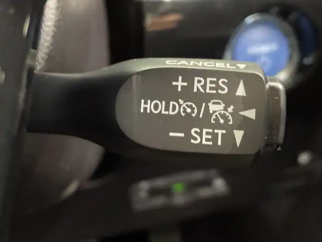 トヨタ プリウス Sツーリングセレクション 栃木県 2019(平31)年 1.8万km ホワイトパールクリスタルシャイン 純正ナビ/　(CD/DVD/Bluetooth/フルセグV)/バックカメラ/モデリスタ風エアロ/トヨタセーフティセンス/・プリクラッシュセーフティ/・レーントレーシングアシスト/・レーンディパーチャーアラート/・ロードサインアシスト/・レーダークルーズコントロール/・オートマチックハイビーム/・先行車発進アラーム/ETC/前後ドラレコ/前席シートヒーター/禁煙車/LEDヘッドライト/スマートキー/純正AW/純正フロアマット