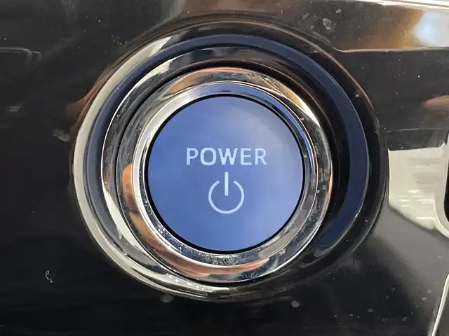 トヨタ プリウス Sツーリングセレクション 栃木県 2019(平31)年 1.8万km ホワイトパールクリスタルシャイン 純正ナビ/　(CD/DVD/Bluetooth/フルセグV)/バックカメラ/モデリスタ風エアロ/トヨタセーフティセンス/・プリクラッシュセーフティ/・レーントレーシングアシスト/・レーンディパーチャーアラート/・ロードサインアシスト/・レーダークルーズコントロール/・オートマチックハイビーム/・先行車発進アラーム/ETC/前後ドラレコ/前席シートヒーター/禁煙車/LEDヘッドライト/スマートキー/純正AW/純正フロアマット