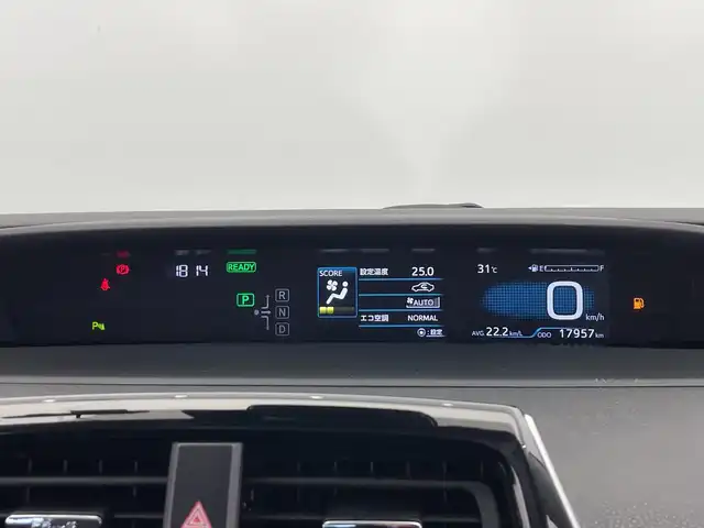 トヨタ プリウス Sツーリングセレクション 栃木県 2019(平31)年 1.8万km ホワイトパールクリスタルシャイン 純正ナビ/　(CD/DVD/Bluetooth/フルセグV)/バックカメラ/モデリスタ風エアロ/トヨタセーフティセンス/・プリクラッシュセーフティ/・レーントレーシングアシスト/・レーンディパーチャーアラート/・ロードサインアシスト/・レーダークルーズコントロール/・オートマチックハイビーム/・先行車発進アラーム/ETC/前後ドラレコ/前席シートヒーター/禁煙車/LEDヘッドライト/スマートキー/純正AW/純正フロアマット