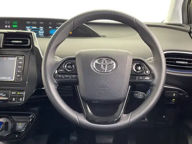 トヨタ プリウス Sツーリングセレクション 栃木県 2019(平31)年 1.8万km ホワイトパールクリスタルシャイン 純正ナビ/　(CD/DVD/Bluetooth/フルセグV)/バックカメラ/モデリスタ風エアロ/トヨタセーフティセンス/・プリクラッシュセーフティ/・レーントレーシングアシスト/・レーンディパーチャーアラート/・ロードサインアシスト/・レーダークルーズコントロール/・オートマチックハイビーム/・先行車発進アラーム/ETC/前後ドラレコ/前席シートヒーター/禁煙車/LEDヘッドライト/スマートキー/純正AW/純正フロアマット