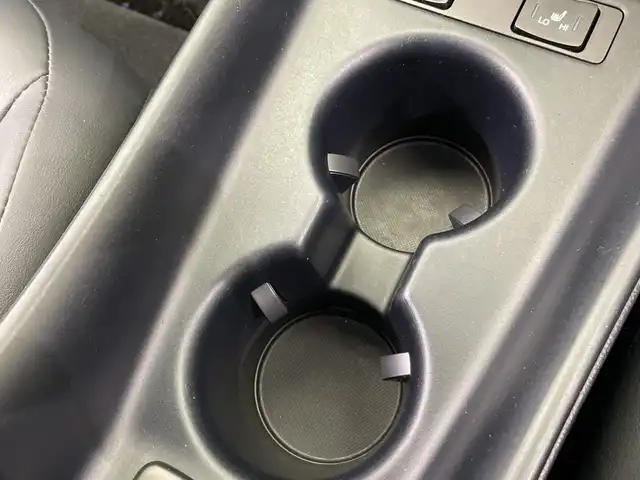 トヨタ プリウス Sツーリングセレクション 栃木県 2019(平31)年 1.8万km ホワイトパールクリスタルシャイン 純正ナビ/　(CD/DVD/Bluetooth/フルセグV)/バックカメラ/モデリスタ風エアロ/トヨタセーフティセンス/・プリクラッシュセーフティ/・レーントレーシングアシスト/・レーンディパーチャーアラート/・ロードサインアシスト/・レーダークルーズコントロール/・オートマチックハイビーム/・先行車発進アラーム/ETC/前後ドラレコ/前席シートヒーター/禁煙車/LEDヘッドライト/スマートキー/純正AW/純正フロアマット