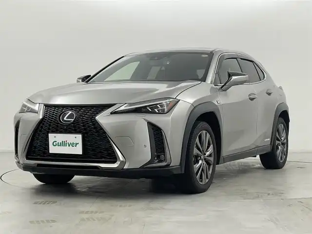 レクサス ＵＸ 250h Fスポーツ 群馬県 2021(令3)年 3.2万km ソニックチタニウム 三眼LEDヘッドライト/・アダプティブハイビームシステム/・ヘッドランプクリーナー/パノラミックビューモニター/ブラインドスポットモニター/カラーヘッドアップディスプレイ/ムーンルーフ(チルト＆アウタースライド式)/＝＝＝＝＝＝＝＝＝＝＝＝＝＝＝＝＝＝/純正10.3インチワイドディスプレイナビ/(フルセグTV/CD/DVD/AUX/USB/Bluetooth/Miracast/Apple CarPlay/Android Auto)/Lexus Safety System＋/・プリクラッシュセーフティ/・レーントレーシングアシスト/・オートマチックハイビーム/・レーダークルーズコントロール/・ロードサインアシスト/・先行車発進告知機能/パワーバックドア/ステアリングヒーター/純正ビルトインETC2.0