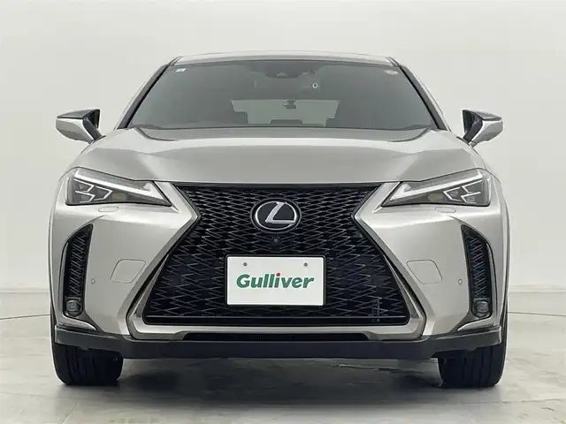 レクサス ＵＸ 250h Fスポーツ 群馬県 2021(令3)年 3.2万km ソニックチタニウム 三眼LEDヘッドライト/・アダプティブハイビームシステム/・ヘッドランプクリーナー/パノラミックビューモニター/ブラインドスポットモニター/カラーヘッドアップディスプレイ/ムーンルーフ(チルト＆アウタースライド式)/＝＝＝＝＝＝＝＝＝＝＝＝＝＝＝＝＝＝/純正10.3インチワイドディスプレイナビ/(フルセグTV/CD/DVD/AUX/USB/Bluetooth/Miracast/Apple CarPlay/Android Auto)/Lexus Safety System＋/・プリクラッシュセーフティ/・レーントレーシングアシスト/・オートマチックハイビーム/・レーダークルーズコントロール/・ロードサインアシスト/・先行車発進告知機能/パワーバックドア/ステアリングヒーター/純正ビルトインETC2.0