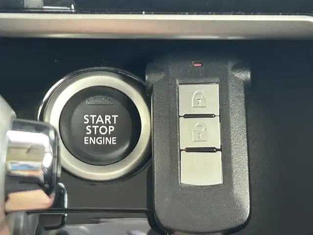 日産 デイズ ルークス ハイウェイスターX Gパッケージ 静岡県 2017(平29)年 6.1万km ホワイトパール 純正7インチナビ/（CD/FM/AM/Bluetooth/iPod/SD/ウォークマン）/フルセグTV/オートライト/オートハイビーム/全周囲カメラ/フルフラットシート/両側電動スライドドア/LEDヘッドライト/ベンチシート/純正フロアマット/衝突軽減システム/横滑り防止システム/純正15AW