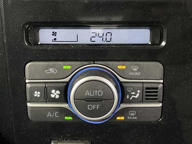 トヨタ ルーミー G 埼玉県 2023(令5)年 0.6万km ブライトシルバーM 純正ナビ　NMZK-W73D/(Bluetooth/USB/CD/DVD/AM/FM)/地デジフルセグ/バックカメラ/ETC2.0/前後ドライブレコーダー/衝突軽減ブレーキ/アイドリングストップ/クリアランスソナー/パワーモード/プッシュスタート/ステアリングリモコン/両側パワースライドドア/フロントフォグランプ/ウィンカーミラー/電動格納ミラー/社外フロアマット/純正ドアバイザー