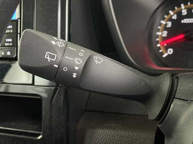 トヨタ ルーミー G 埼玉県 2023(令5)年 0.6万km ブライトシルバーM 純正ナビ　NMZK-W73D/(Bluetooth/USB/CD/DVD/AM/FM)/地デジフルセグ/バックカメラ/ETC2.0/前後ドライブレコーダー/衝突軽減ブレーキ/アイドリングストップ/クリアランスソナー/パワーモード/プッシュスタート/ステアリングリモコン/両側パワースライドドア/フロントフォグランプ/ウィンカーミラー/電動格納ミラー/社外フロアマット/純正ドアバイザー