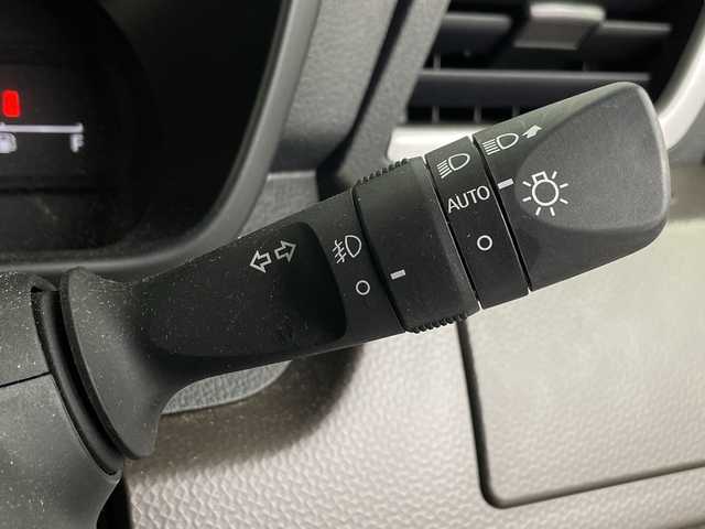 トヨタ ルーミー G 埼玉県 2023(令5)年 0.6万km ブライトシルバーM 純正ナビ　NMZK-W73D/(Bluetooth/USB/CD/DVD/AM/FM)/地デジフルセグ/バックカメラ/ETC2.0/前後ドライブレコーダー/衝突軽減ブレーキ/アイドリングストップ/クリアランスソナー/パワーモード/プッシュスタート/ステアリングリモコン/両側パワースライドドア/フロントフォグランプ/ウィンカーミラー/電動格納ミラー/社外フロアマット/純正ドアバイザー