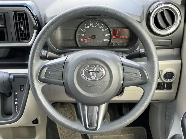 トヨタ パッソ X Lパッケージ 道央・札幌 2022(令4)年 1.1万km ファイアークォーツレッドM ４WD/ワンオーナー/寒冷地仕様/社外オーディオ/AM/FM/CD/AUX/衝突被害軽減ブレーキ/横滑り防止装置/レーンキープアシスト/クリアランスソナー/ビルトインETC/アイドリングストップ/ワイパーデアイサー/D席メモリーシート/プッシュスタート/スマートキー/LEDヘッドライト/オートライト/オートハイビーム/電動格納ミラー/純正フロアマット/スペアキー/スチールホイール付冬タイヤ積込/（純正ホイールキャップ有）/165/65/R14/2021年/山7mm