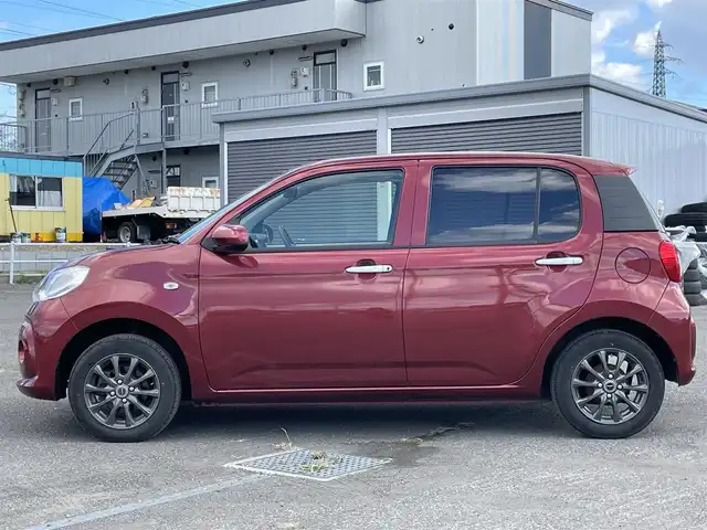 トヨタ パッソ X Lパッケージ 道央・札幌 2022(令4)年 1.1万km ファイアークォーツレッドM ４WD/ワンオーナー/寒冷地仕様/社外オーディオ/AM/FM/CD/AUX/衝突被害軽減ブレーキ/横滑り防止装置/レーンキープアシスト/クリアランスソナー/ビルトインETC/アイドリングストップ/ワイパーデアイサー/D席メモリーシート/プッシュスタート/スマートキー/LEDヘッドライト/オートライト/オートハイビーム/電動格納ミラー/純正フロアマット/スペアキー/スチールホイール付冬タイヤ積込/（純正ホイールキャップ有）/165/65/R14/2021年/山7mm