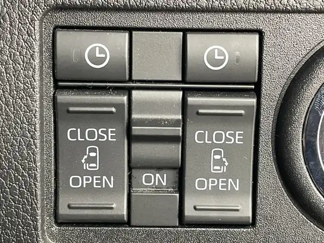 ダイハツ ムーヴ キャンバス ストライプス G ターボ 群馬県 2022(令4)年 3.9万km シャイニングホワイトパール/ファイアークォーツレッドメタリック 純正１０型ナビ　フルセグＴＶ　全周囲カメラ　衝突被害軽減システム　アダクティブクルーズコントロール　両側電動スライドドア　シートヒーター　ステアリングスイッチ　プッシュスタート　ＥＴＣ　ＬＥＤ　禁煙車