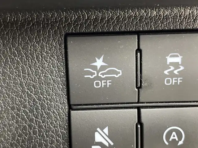 ダイハツ ムーヴ キャンバス ストライプス G ターボ 群馬県 2022(令4)年 3.9万km シャイニングホワイトパール/ファイアークォーツレッドメタリック 純正１０型ナビ　フルセグＴＶ　全周囲カメラ　衝突被害軽減システム　アダクティブクルーズコントロール　両側電動スライドドア　シートヒーター　ステアリングスイッチ　プッシュスタート　ＥＴＣ　ＬＥＤ　禁煙車