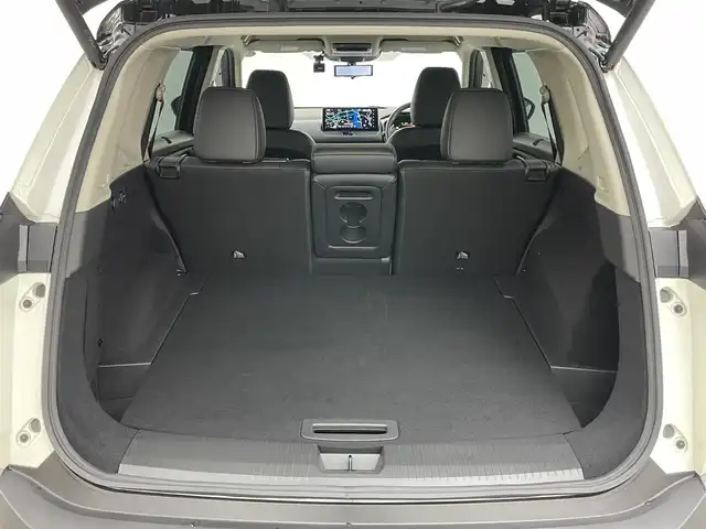 日産 エクストレイル G e－4ORCE 岡山県 2024(令6)年 3.2万km ブリリアントホワイトパール/スーパーブラック 2トーン 純正12.3インチナビ/・FM/AM/Bluetooth/フルセグ/CarPlay/アラウンドビューモニター/デジタルインナーミラー/合皮シート/・パワーシート/・シートヒーター/・シートメモリー/ステアリングヒーター/パワーバックドア/HUD/ワイヤレス充電/プロパイロット/インテリジェントエマージェンシーブレーキ/パーキングアシスト/コーナーセンサー/AC100V/ドライブレコーダー/ビルトインETC2.0/純正19インチアルミ/純正フロアマット