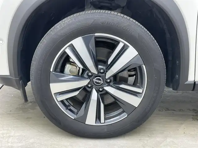 日産 エクストレイル G e－4ORCE 岡山県 2024(令6)年 3.2万km ブリリアントホワイトパール/スーパーブラック 2トーン 純正12.3インチナビ/・FM/AM/Bluetooth/フルセグ/CarPlay/アラウンドビューモニター/デジタルインナーミラー/合皮シート/・パワーシート/・シートヒーター/・シートメモリー/ステアリングヒーター/パワーバックドア/HUD/ワイヤレス充電/プロパイロット/インテリジェントエマージェンシーブレーキ/パーキングアシスト/コーナーセンサー/AC100V/ドライブレコーダー/ビルトインETC2.0/純正19インチアルミ/純正フロアマット