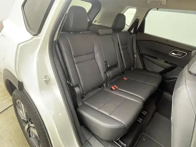 日産 エクストレイル G e－4ORCE 岡山県 2024(令6)年 3.2万km ブリリアントホワイトパール/スーパーブラック 2トーン 純正12.3インチナビ/・FM/AM/Bluetooth/フルセグ/CarPlay/アラウンドビューモニター/デジタルインナーミラー/合皮シート/・パワーシート/・シートヒーター/・シートメモリー/ステアリングヒーター/パワーバックドア/HUD/ワイヤレス充電/プロパイロット/インテリジェントエマージェンシーブレーキ/パーキングアシスト/コーナーセンサー/AC100V/ドライブレコーダー/ビルトインETC2.0/純正19インチアルミ/純正フロアマット