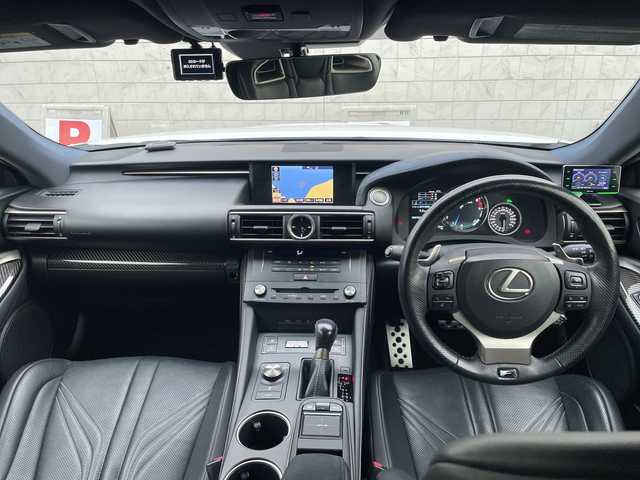 レクサス ＲＣ Ｆ 山口県 2015(平27)年 7.4万km ホワイトノーヴァガラスフレーク 純正ナビ/DVD/BT/SD/AM/FM/AUX/フルセグTV/バックカメラ/シートヒーター/シートベンチレーション/社外マフラー/パドルシフト/前方ドライブレコーダー/オートハイビーム/電動テレスコチルト/ブラインドスポットモニター/レーンキープアシスト/コーナーセンサー/オートライト/パワーシート/シートメモリー/ETC/電動格納ミラー/純正フロアマット