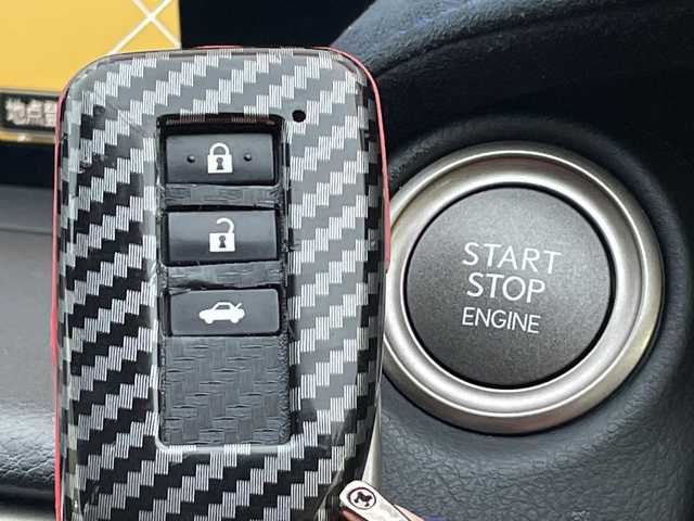 レクサス ＲＣ Ｆ 山口県 2015(平27)年 7.4万km ホワイトノーヴァガラスフレーク 純正ナビ/DVD/BT/SD/AM/FM/AUX/フルセグTV/バックカメラ/シートヒーター/シートベンチレーション/社外マフラー/パドルシフト/前方ドライブレコーダー/オートハイビーム/電動テレスコチルト/ブラインドスポットモニター/レーンキープアシスト/コーナーセンサー/オートライト/パワーシート/シートメモリー/ETC/電動格納ミラー/純正フロアマット