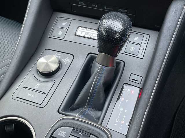 レクサス ＲＣ Ｆ 山口県 2015(平27)年 7.4万km ホワイトノーヴァガラスフレーク 純正ナビ/DVD/BT/SD/AM/FM/AUX/フルセグTV/バックカメラ/シートヒーター/シートベンチレーション/社外マフラー/パドルシフト/前方ドライブレコーダー/オートハイビーム/電動テレスコチルト/ブラインドスポットモニター/レーンキープアシスト/コーナーセンサー/オートライト/パワーシート/シートメモリー/ETC/電動格納ミラー/純正フロアマット