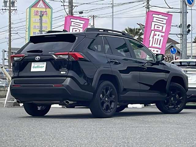トヨタ ＲＡＶ４ HV アドベンチャー オフロードPKGⅡ 愛知県 2024(令6)年 1.3万km アティチュードブラックマイカ /禁煙車//ワンオーナー//純正ナビ//BT/フルセグ/Miracast//パノラミックビューモニター//純正18AW//ビルトインETC2.0//デジタルインナーミラー//ハンズフリーパワーバックドア//黒革シート//前席シートヒーター//前席エアシート//D席メモリー付パワーシート//ACC/LTA/BSM/PCS/RCTA/PKSB/RSA//前後クリアランスソナー//電子制御パーキングブレーキ//ブレーキホールド//本革巻きステアリング//ステアリングスイッチ//ステアリングヒーター//LEDオートライト//オートマチックハイビーム//フォグランプ//先行車発進告知//盗難防止装置//横滑り防止装置//フロアマット//スペアスマートキー//保証書//取扱説明書