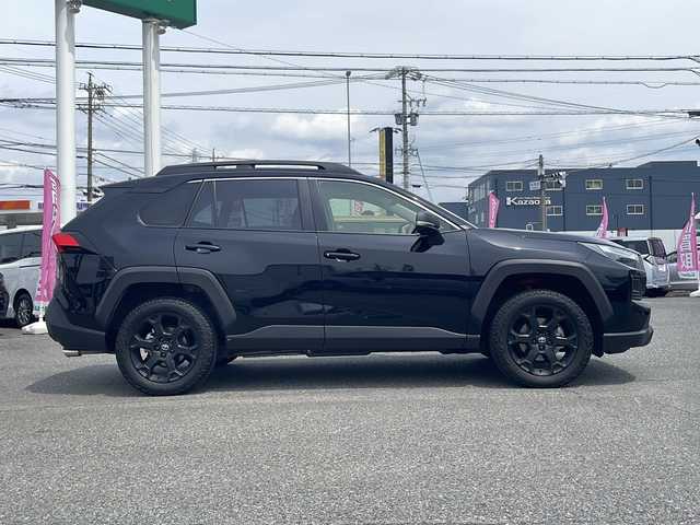 トヨタ ＲＡＶ４ HV アドベンチャー オフロードPKGⅡ 愛知県 2024(令6)年 1.3万km アティチュードブラックマイカ /禁煙車//ワンオーナー//純正ナビ//BT/フルセグ/Miracast//パノラミックビューモニター//純正18AW//ビルトインETC2.0//デジタルインナーミラー//ハンズフリーパワーバックドア//黒革シート//前席シートヒーター//前席エアシート//D席メモリー付パワーシート//ACC/LTA/BSM/PCS/RCTA/PKSB/RSA//前後クリアランスソナー//電子制御パーキングブレーキ//ブレーキホールド//本革巻きステアリング//ステアリングスイッチ//ステアリングヒーター//LEDオートライト//オートマチックハイビーム//フォグランプ//先行車発進告知//盗難防止装置//横滑り防止装置//フロアマット//スペアスマートキー//保証書//取扱説明書